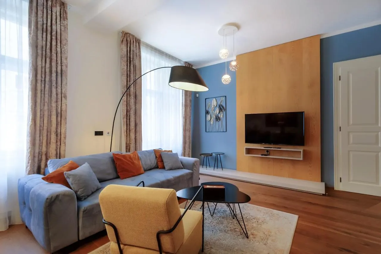 Luxury Prague Riverside Apartment 0*,
